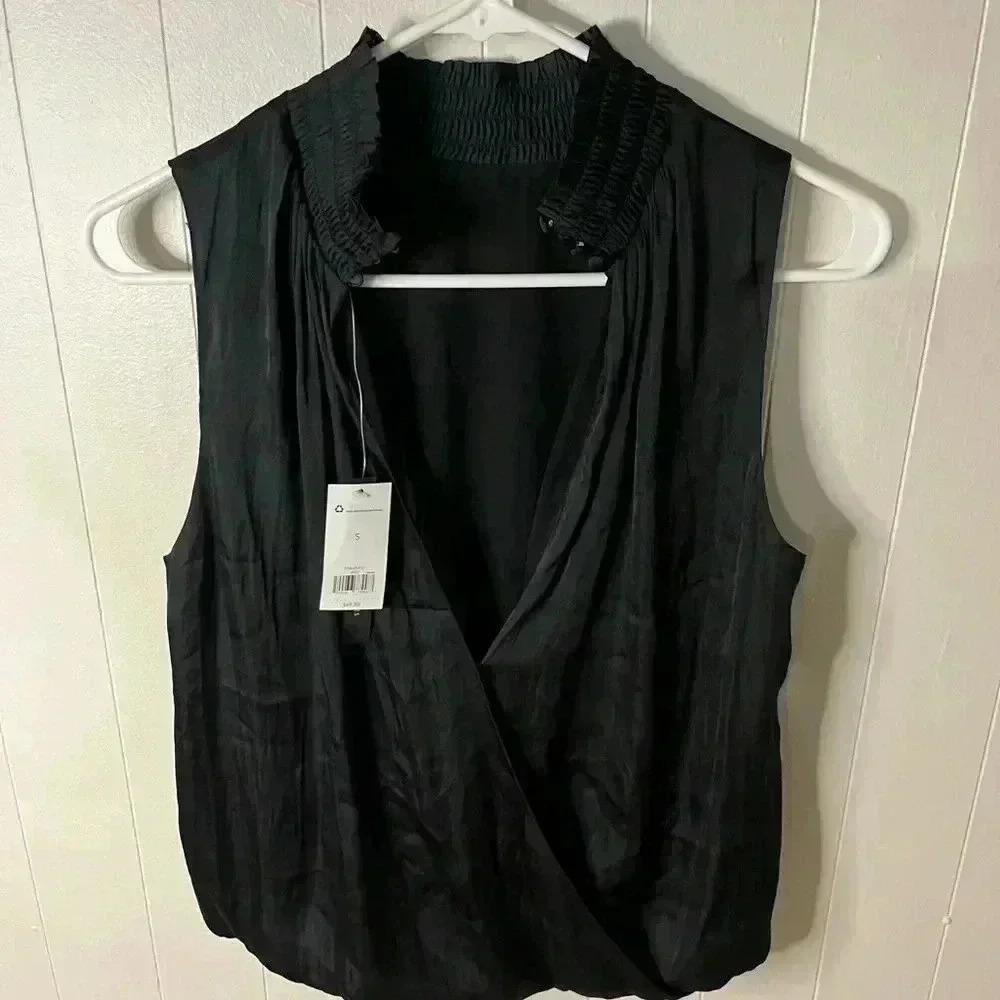 NWT Banana Republic Women’s Blouse Size Small